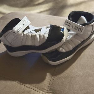 Jordan 11 Retro size 8c